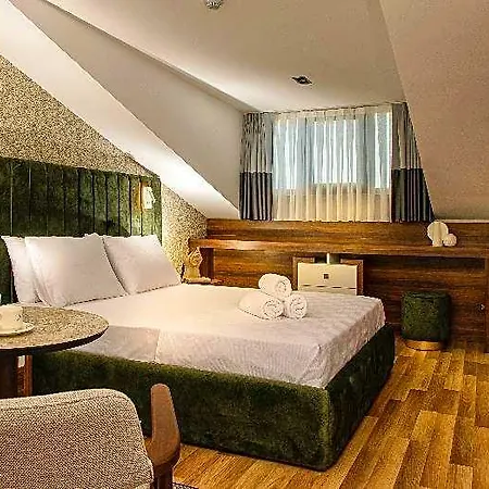 La Mia Hotel 3*